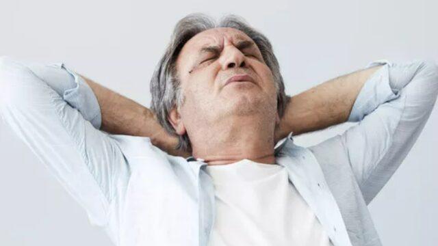 Sakın göz ardı etmeyin: Ciddi hastalıkların belirtisi! Ense ağrısı neden olur, nasıl geçer?