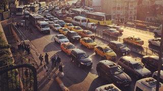 Trafikte yeni dönem! Yeni kurallar Resmi Gazete'de: Herkesi ilgilendiriyor