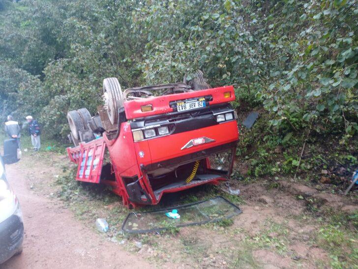 Ordu'da fındık işçilerini taşıyan kamyonetin devrildiği kazada 13 kişi yaralandı G3