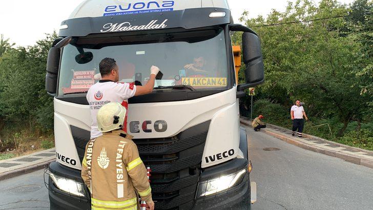 Kamyon sürücüsünün yaptığı hareket şoke etti! Aracıyla yolun ortasında 2 saat boyunca... G4