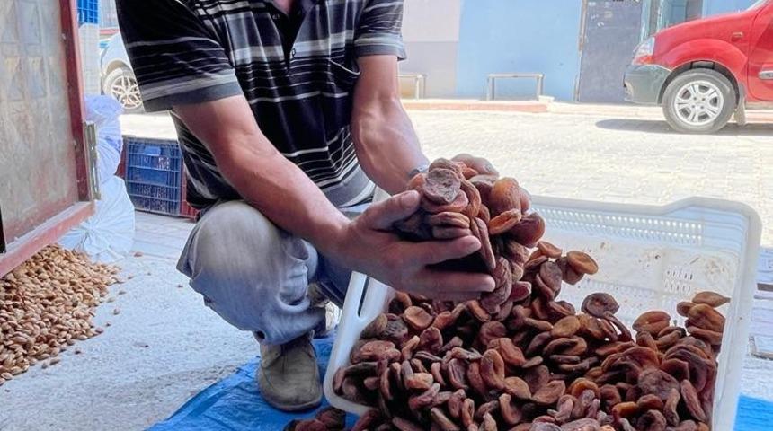 Fiyatı cep yakıyor! Gün kurusunun tanesi 2 TL'den satılıyor