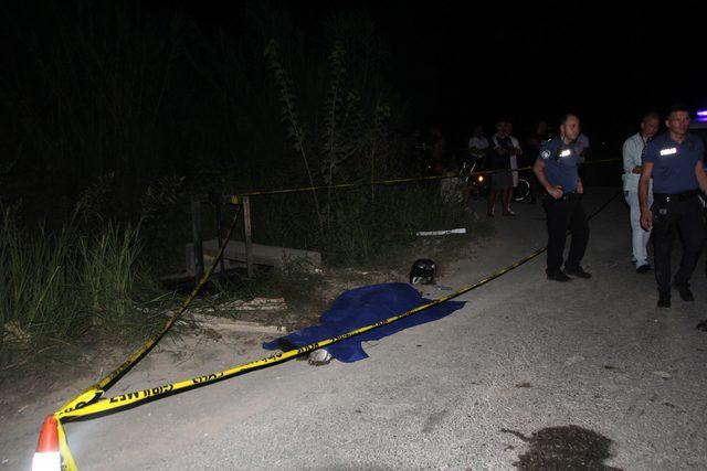 Antalya’da devrilen motosiklet sürücüsü öldü 