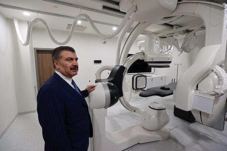 Bakan Koca Etlik Şehir Hastanesindeki son hazırlıkları inceledi G4