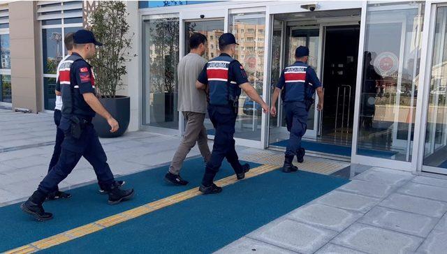 Yunanistan'a kaçma hazırlığındaki 2 FETÖ üyesi Çanakkale'de sahte kimlikle yakalandı