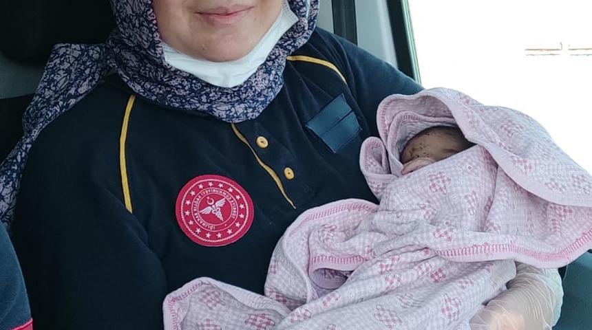 Konya'da sokakta yeni doğmuş bebek bulundu