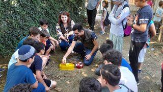 Düzce'de hayvansever çocuklar can dostlarını unutmadı