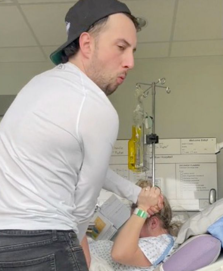 Karısı doğum yaptığı anları paylaşan adamın tepkisi sosyal medyada gündem oldu G2