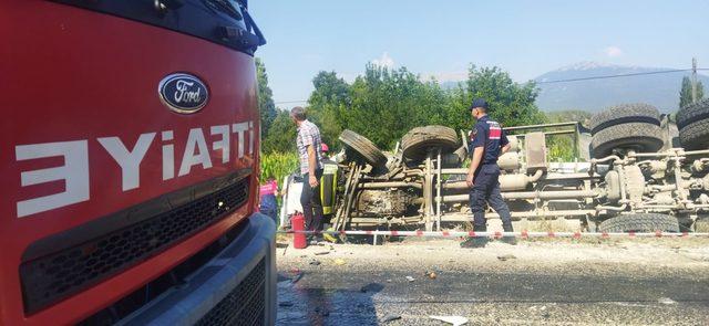 Denizli'de devrilen beton mikserinin sürücüsü öldü