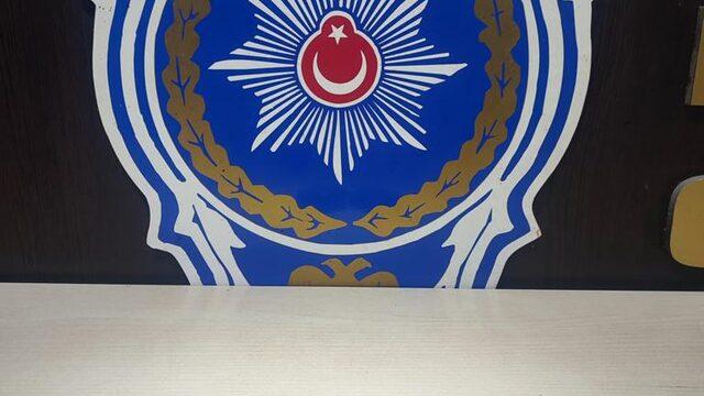 İzmir'de garaj kumandası görünümlü suikast silahıyla yakalanan şüpheli tutuklandı