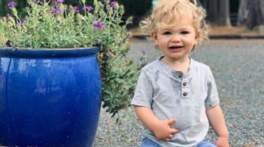 82 yaşındaki kadının hayatını 2 yaşındaki çocuğun tek bir kelimesi kurtardı: ''Ayaklar!''