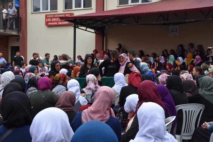 Trabzon'daki kazada ölen damat, düğününün yapıldığı mahallede toprağa verildi G1