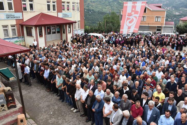 Trabzon'daki kazada ölen damat, düğününün yapıldığı mahallede toprağa verildi G5