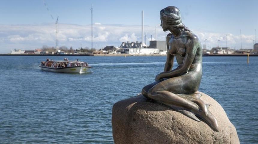 Facebook’tan heykel fotoğrafına ‘açık ten’ yasağı