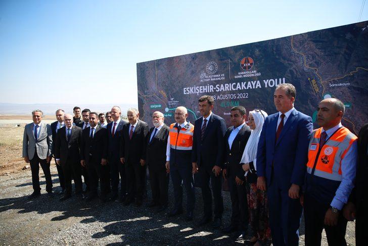 Bakan Karaismailoğlu, Eskişehir'de Sarıcakaya Yol Şantiyesi'ni inceledi: G3