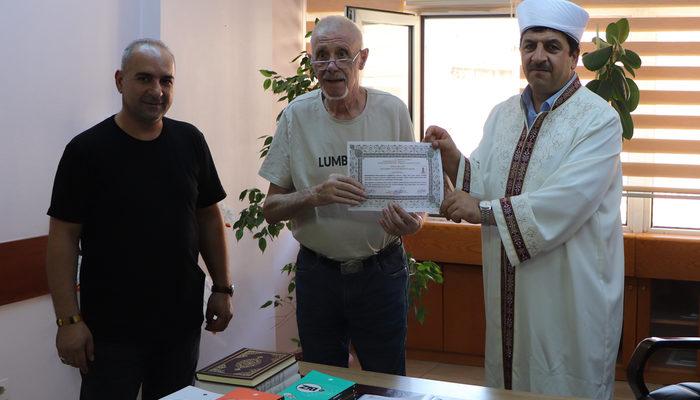 Elazığ'a turist olarak gelmişti... 85 yaşındaki Fransız vatandaşı İslam'ı seçerek Müslüman oldu