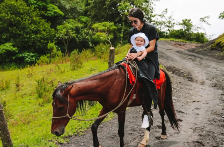Sosyal medyada gündem oldular! “Bebeğimiz yanımızdayken dünya turu yapmak için her şeyimizi sattık” G4