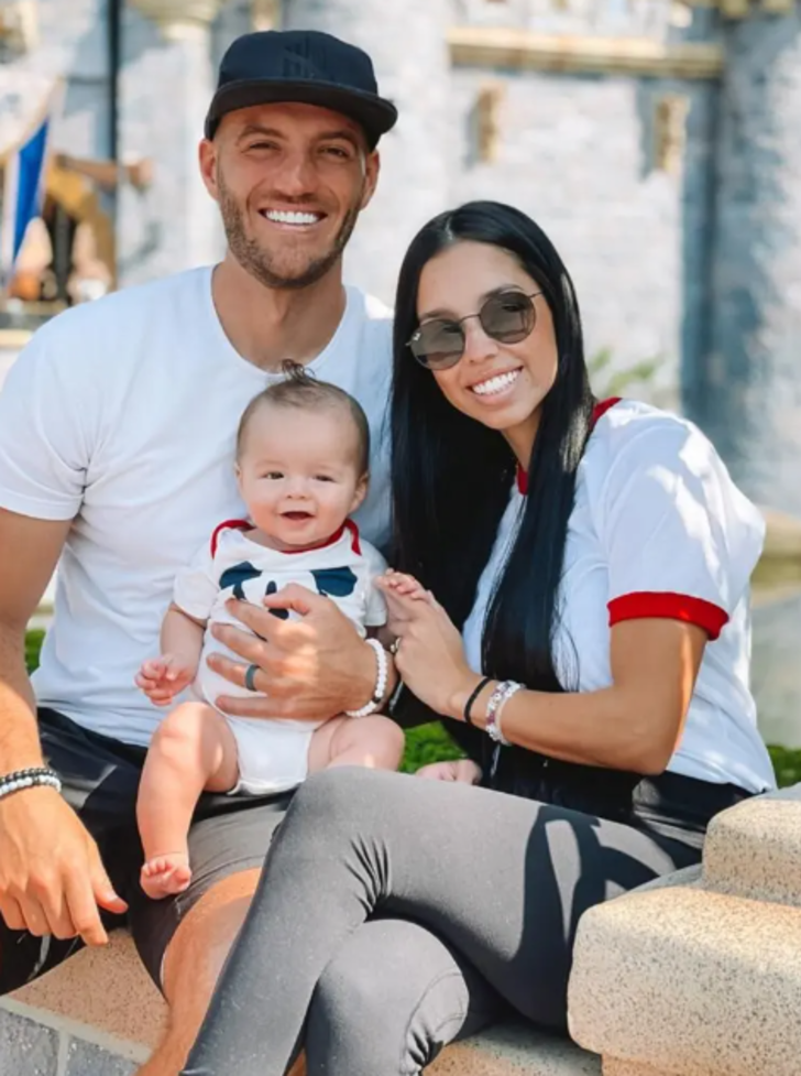 Sosyal medyada gündem oldular! “Bebeğimiz yanımızdayken dünya turu yapmak için her şeyimizi sattık” G5