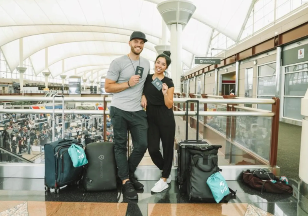 Sosyal medyada g&uuml;ndem oldular! &ldquo;Bebeğimiz yanımızdayken d&uuml;nya turu yapmak i&ccedil;in her şeyimizi sattık&rdquo;