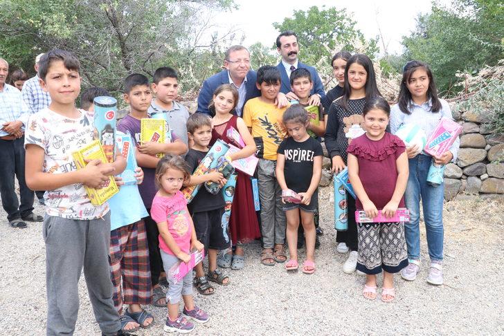 Yozgat Valisi Polat, çocukların köylerine davetini geri çevirmedi G1
