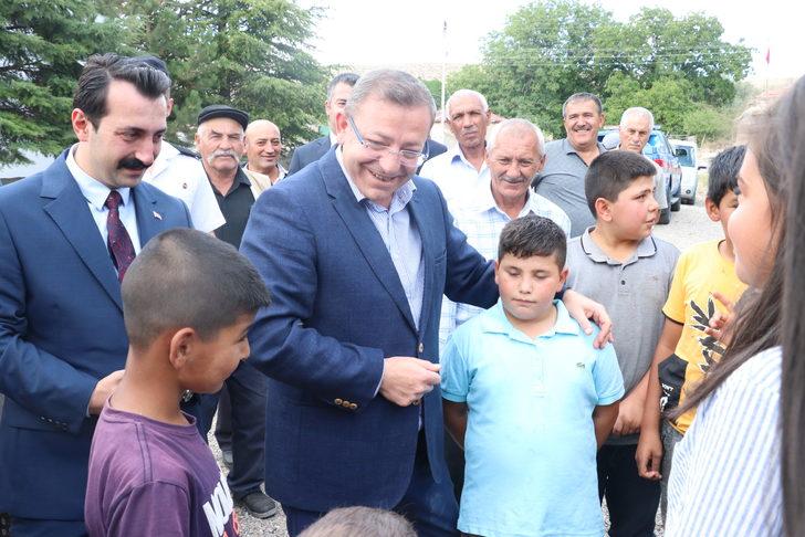 Yozgat Valisi Polat, çocukların köylerine davetini geri çevirmedi G2