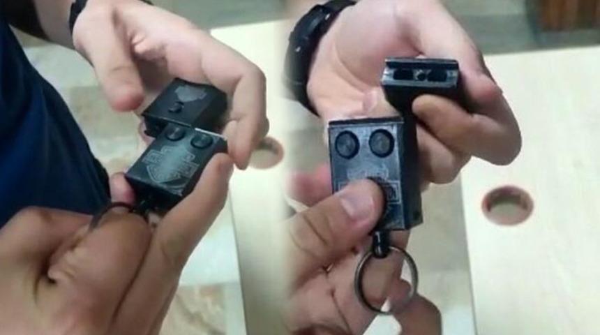 Denetim sırasında durdurulan araç sürücüsünden çıktı! Garaj anahtarı şeklinde...