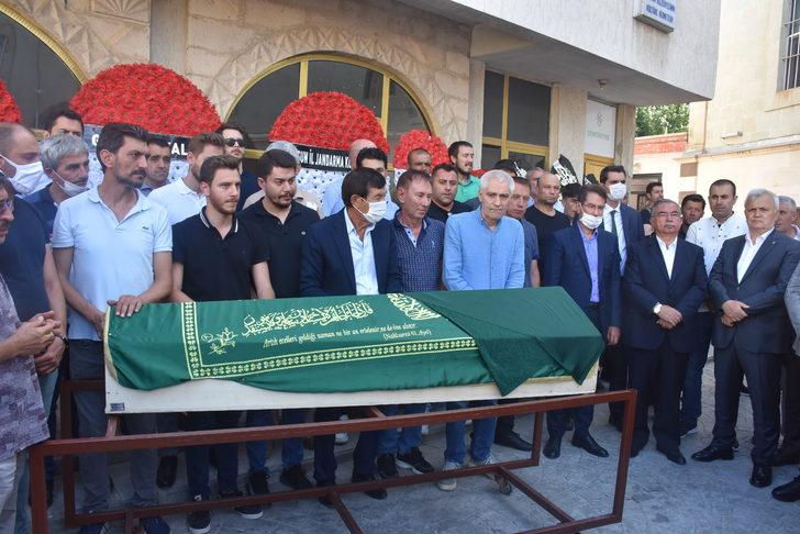 AK Parti Genel Başkan Yardımcısı Canikli'nin annesi toprağa verildi G1