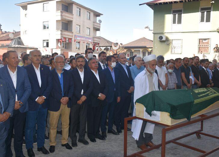 AK Parti Genel Başkan Yardımcısı Canikli'nin annesi toprağa verildi G2