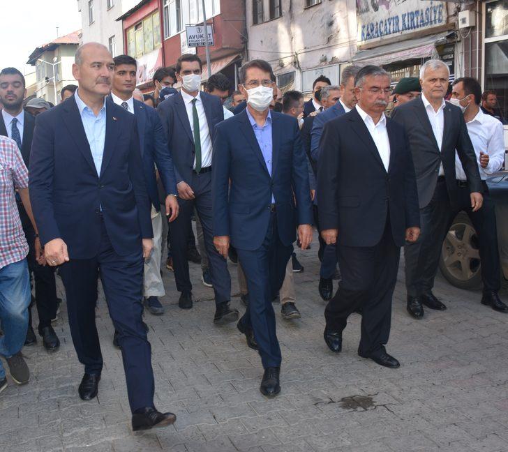 AK Parti Genel Başkan Yardımcısı Canikli'nin annesi toprağa verildi G4