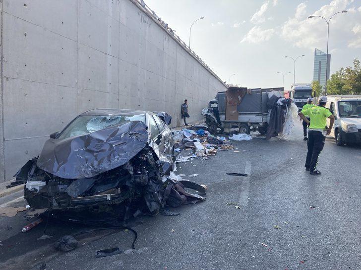 Gaziantep'te minibüs, kamyonet ve otomobilin çarpışması sonucu 3 kişi yaralandı G3