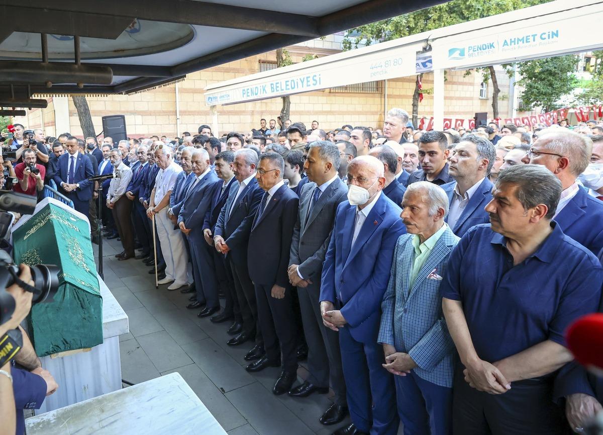 Ankara Valisi Şahin'in annesi İstanbul'da toprağa verildi
