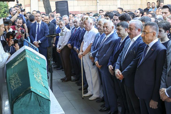 Ankara Valisi Şahin'in annesi İstanbul'da toprağa verildi G2