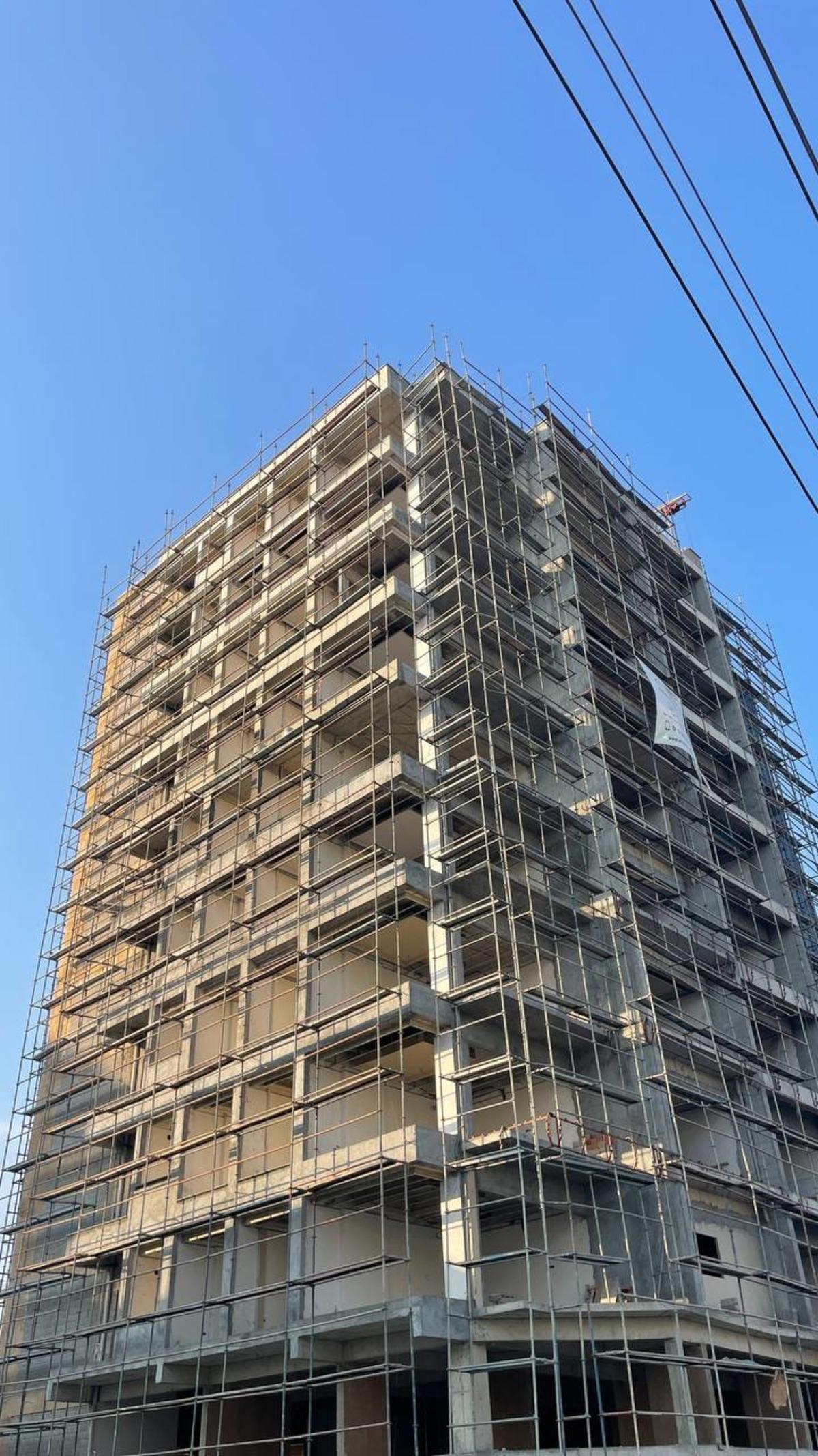 Mersin'de inşaattan d&uuml;şen iş&ccedil;i hayatını kaybetti