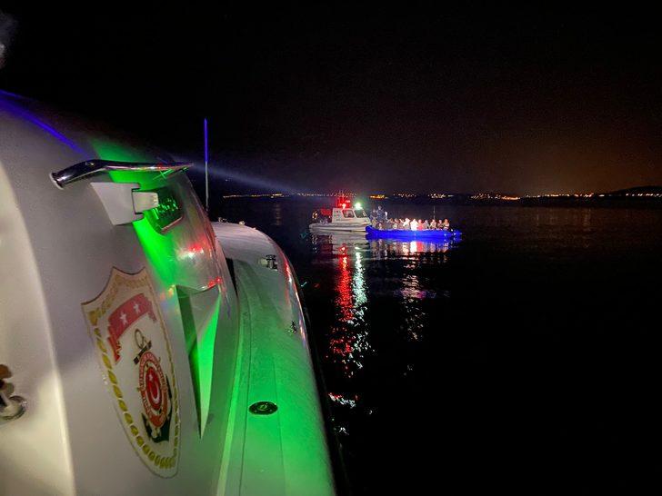 İzmir açıklarında lastik botlardaki 124 düzensiz göçmen yakalandı G1
