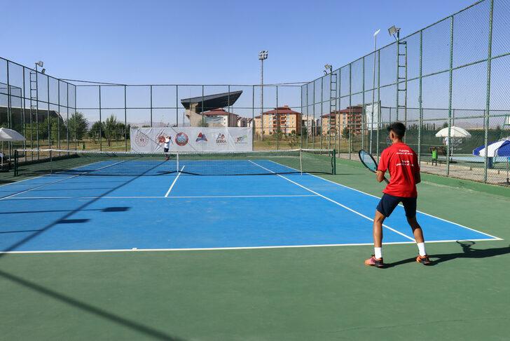 "Geleneksel 2. Ağrı Dağı Tenis Turnuvası" başladı G2