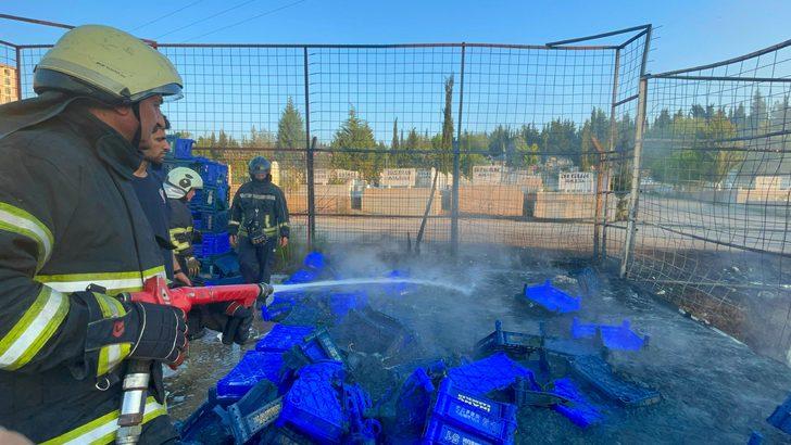 Samsun'da meyve sebze halinde çıkan yangın söndürüldü G3
