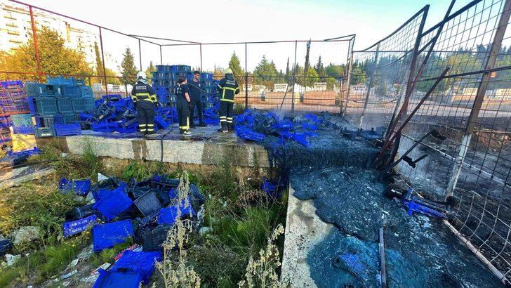 Samsun'da meyve sebze halinde çıkan yangın söndürüldü G4