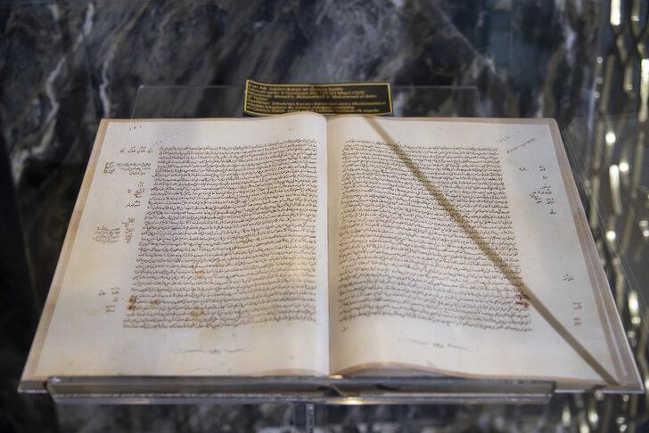 Malezya Kralı Abdullah Şah ile Kraliçe Tunku Azizah, Diyanet İşleri Başkanlığı kütüphanesini gezdi G5