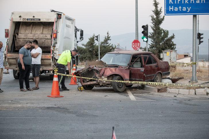 Hatay'da iki otomobilin çarpışması sonucu 5 kişi yaralandı G3