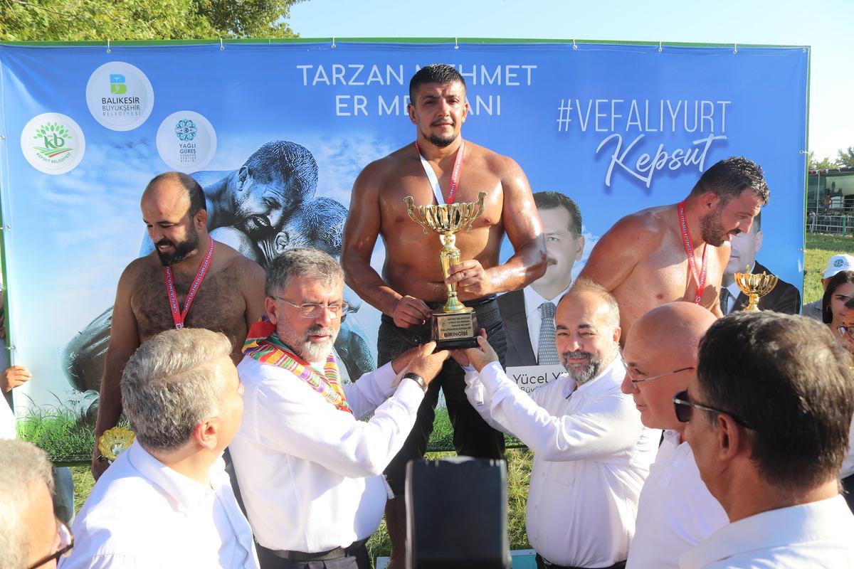 Geleneksel 13. Kepsut Yağlı G&uuml;reşleri