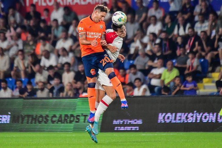 Medipol Başakşehir Antwerp ile 1-1 berabere kaldı, son dakikalarda yıkıldı! Mesut Özil ilk kez... G5