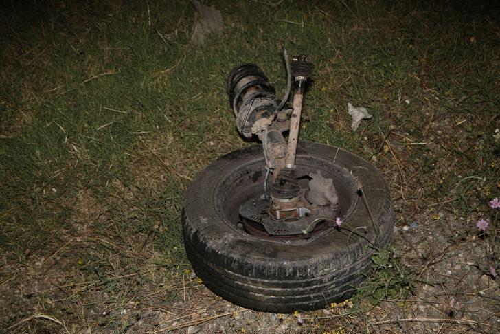 GÜNCELLEME - Dört aracın karıştığı trafik kazasında 3 kişi öldü, 5 kişi yaralandı G4