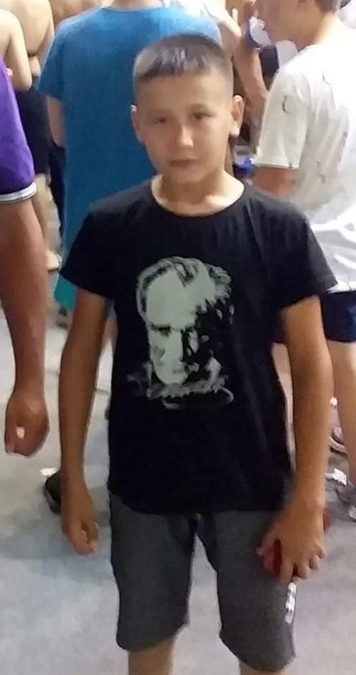 11 yaşındaki çocuk traktörle dere yatağına yuvarlandı! Yürekleri dağlayan olay... G1