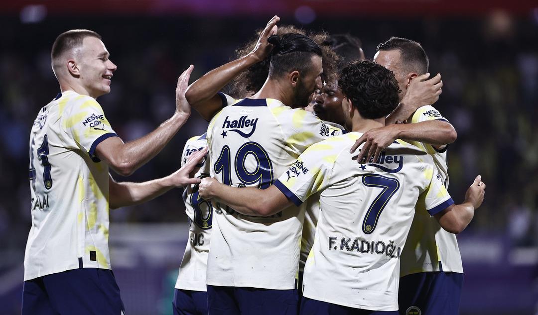 "Hep birlikte başaracağız!" Fenerbah&ccedil;eli Joshua King'den ezeli rakiplere şampiyonluk g&ouml;ndermesi!