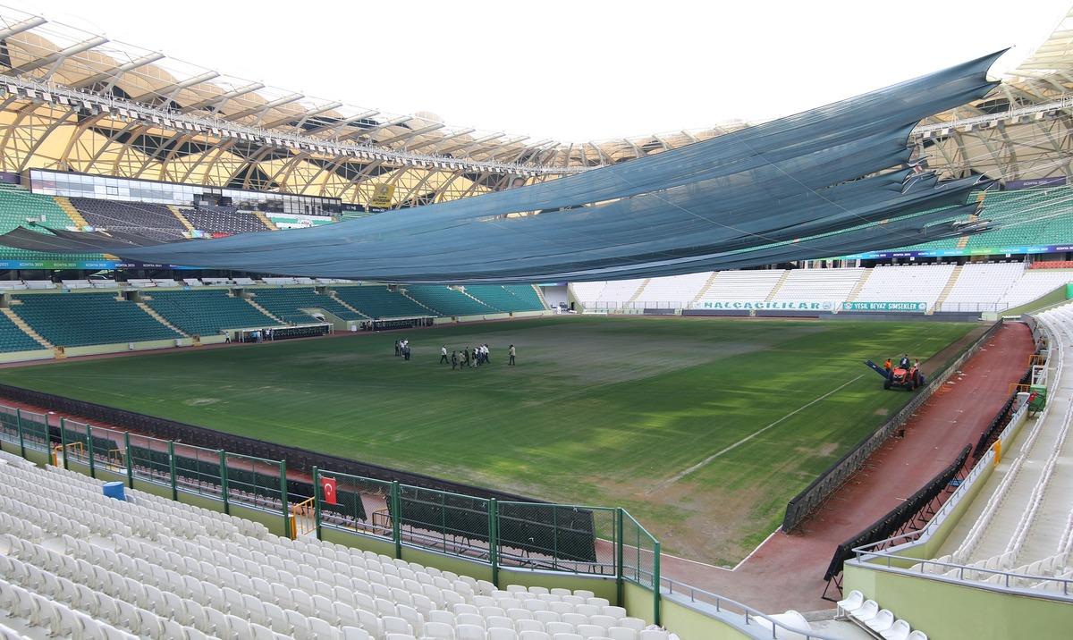 Konya B&uuml;y&uuml;kşehir Stadyumu'nda hibrit &ccedil;im &ccedil;alışması başladı