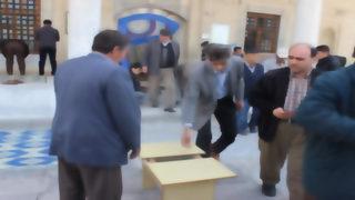 İmam ve müezzine 'zimmet' soruşturması! Cuma namazı sonrası topladıkları paraları...