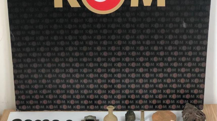 Çanakkale'de bir evde tarihi eserler ele geçirildi