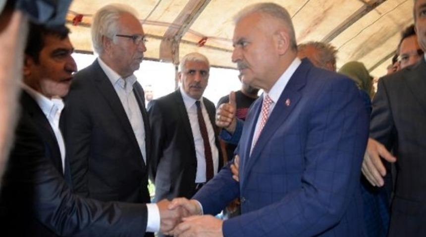 Binali Yıldırım, PKK'nın katliam yaptığı Diyarbakır Tanışık'ta
