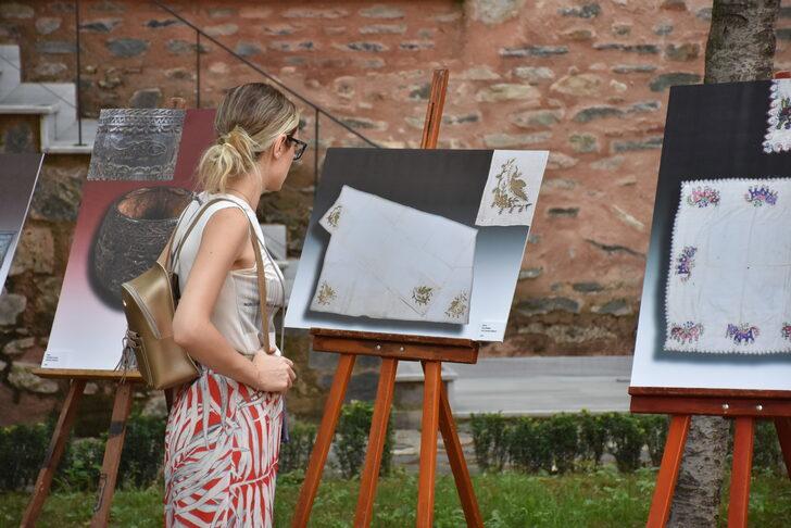 Bursa'da "Asya'dan Anadolu'ya Figürlü Türk Eserleri" fotoğraf sergisi açıldı G1