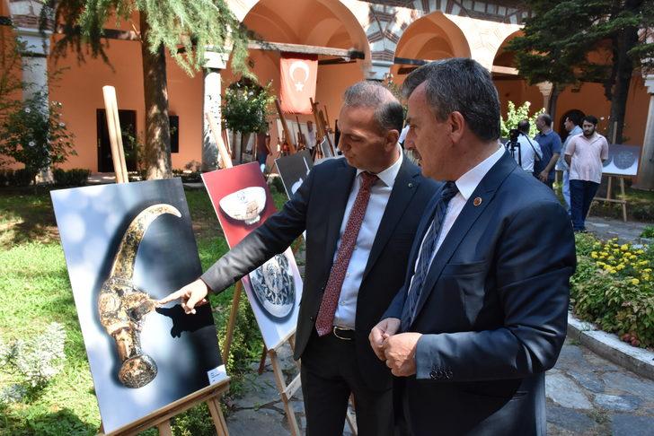Bursa'da "Asya'dan Anadolu'ya Figürlü Türk Eserleri" fotoğraf sergisi açıldı G3