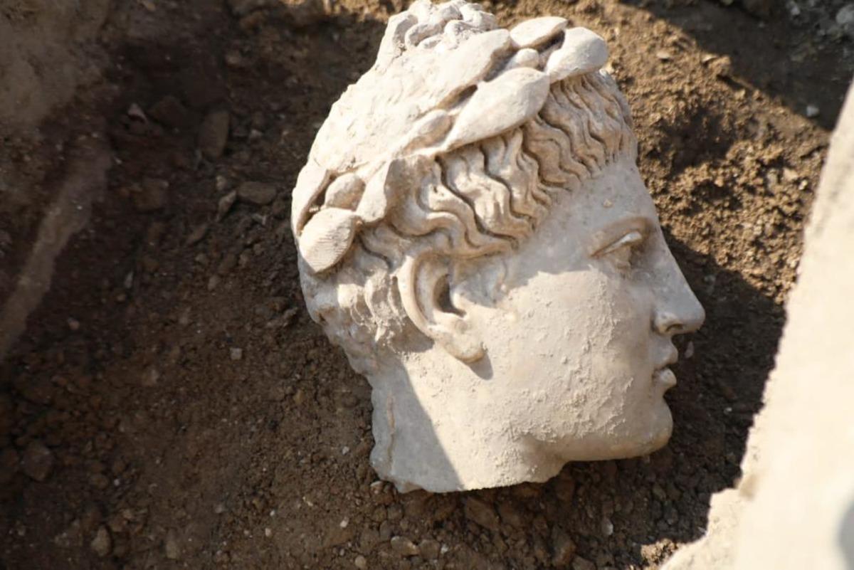 D&uuml;zce'deki antik kentte Apollon heykeli bulundu